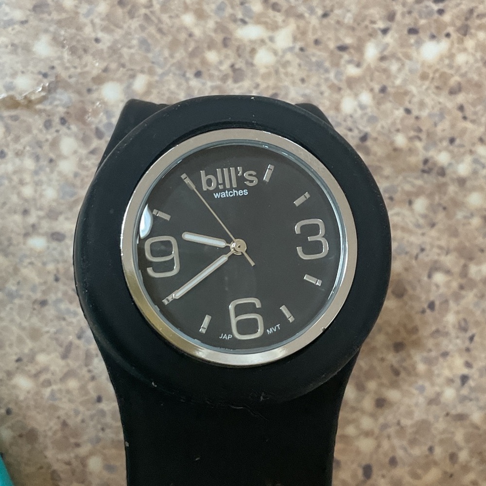 bill’s Watch w/4 silicon Snap watch bands - Picture 2 of 3